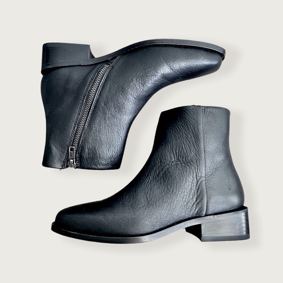 Frye River Inside Zip Classic Low Block Heel Black Square Toe Everyday AnkleBoot - Picture 15 of 16